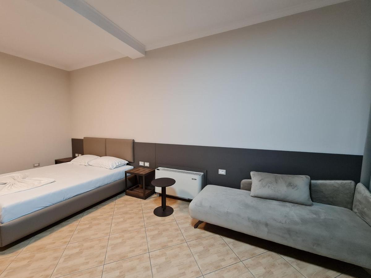 Regina Garden Avlonya Dış mekan fotoğraf